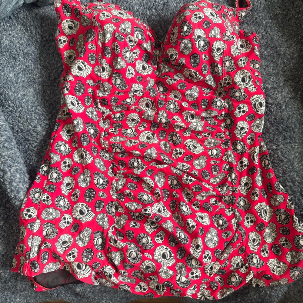 Red/hot pink Skull Print torrid swimsuit size 3